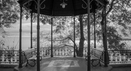 Spandek Atap Bening: Solusi Terbaik untuk Kolam Renang dan Gazebo