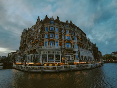 Hotels in Amsterdam with Canal Views